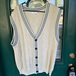 BP sweater vest in good condition